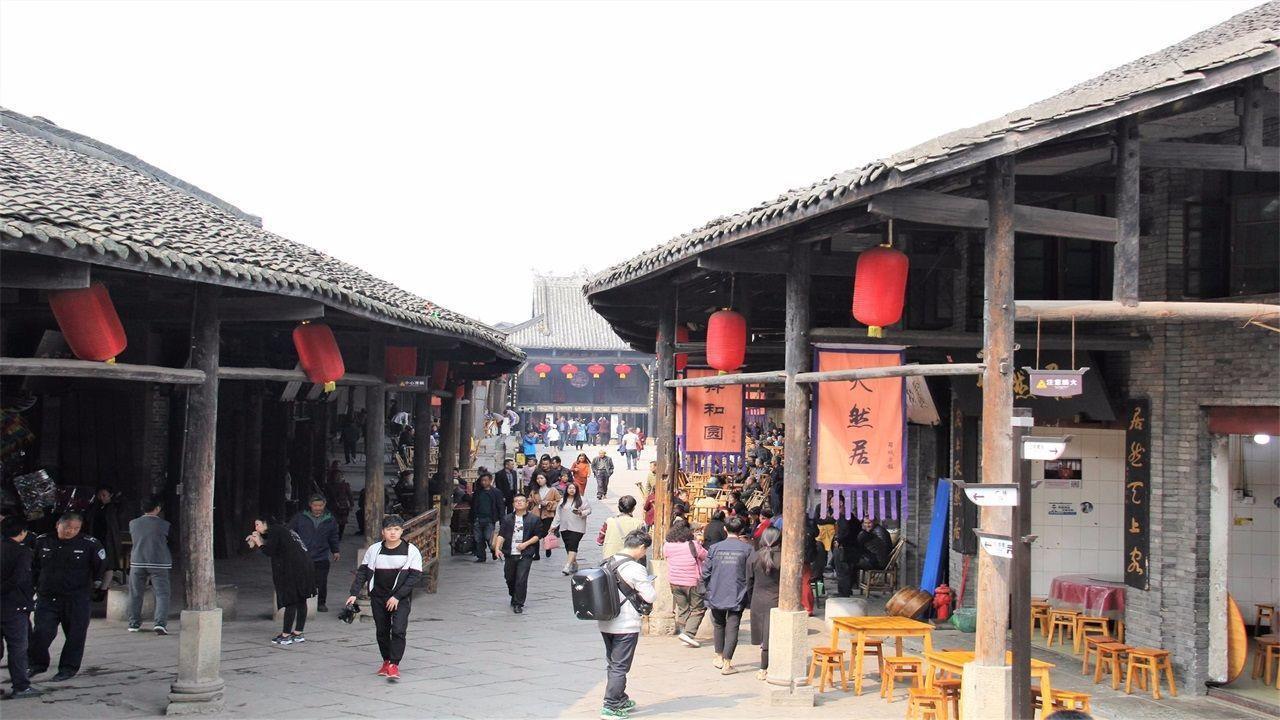 【甘快看】镜观陇原“中国红”照亮兰州中山桥
